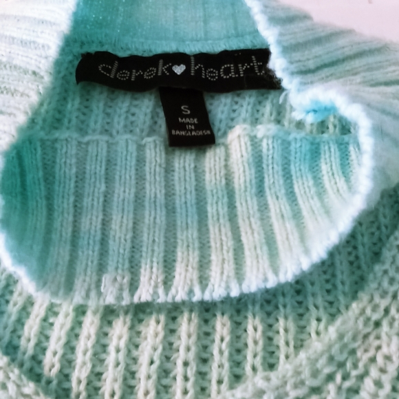 Derek Heart Sweater - Picture 4 of 4